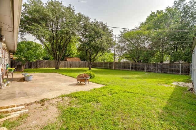 517 Post Oak Lane, Burleson, TX 76028