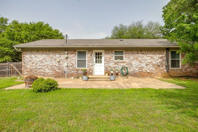 517 Post Oak Lane, Burleson, TX 76028