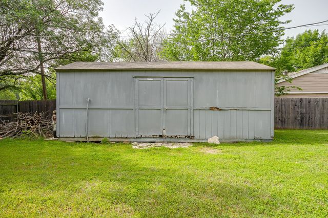 517 Post Oak Lane, Burleson, TX 76028