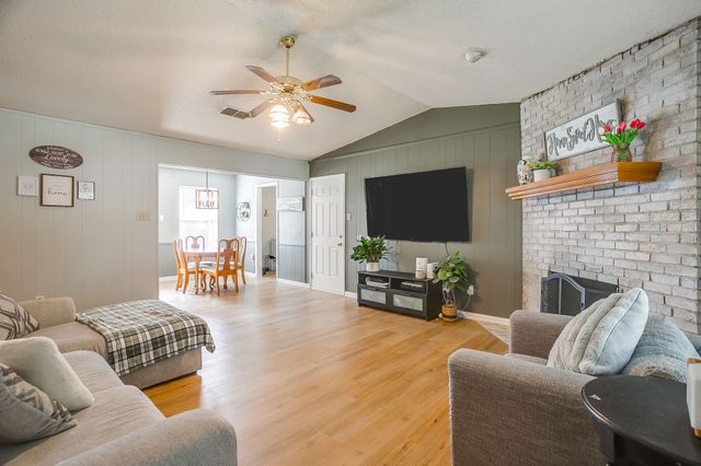 517 Post Oak Lane, Burleson, TX 76028