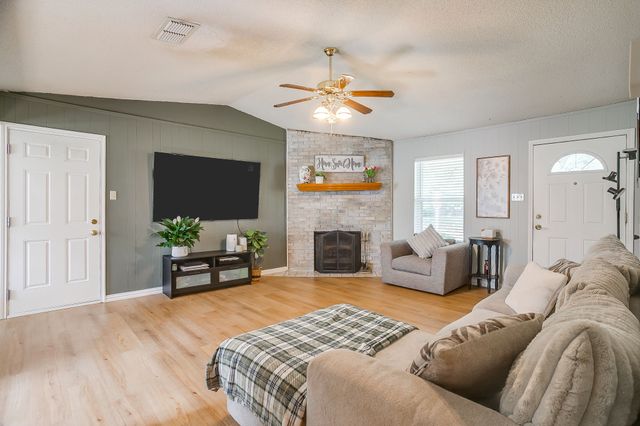 517 Post Oak Lane, Burleson, TX 76028