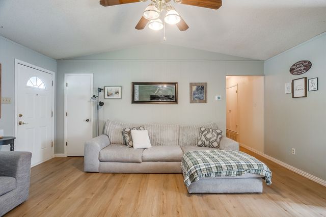 517 Post Oak Lane, Burleson, TX 76028