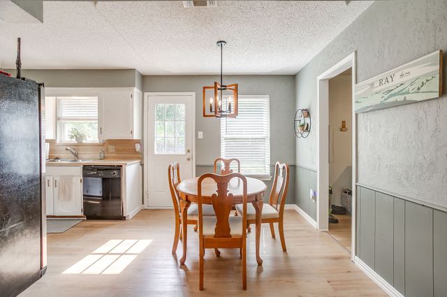 517 Post Oak Lane, Burleson, TX 76028