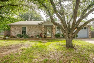 517 Post Oak Lane, Burleson, TX 76028