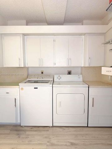 1721 Whitehall Drive 101, Davie, FL 33324