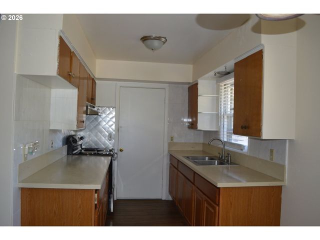 641 Se 148TH Ave, Portland, OR 97233
