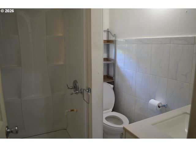 641 Se 148TH Ave, Portland, OR 97233