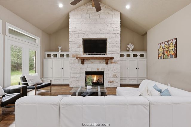 17599 Indian Lakes Drive, College Station, TX 77845