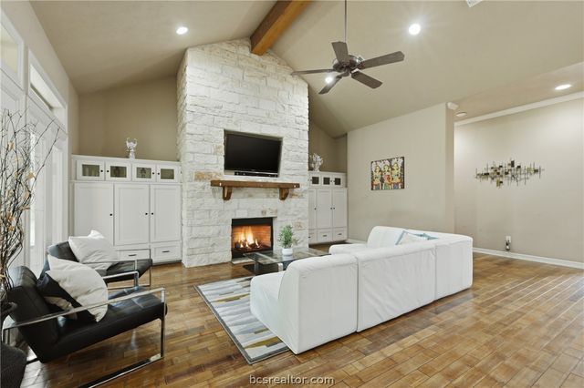 17599 Indian Lakes Drive, College Station, TX 77845