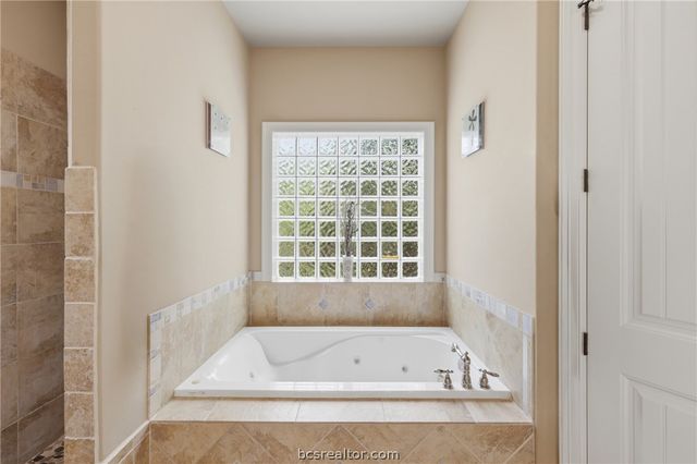 17599 Indian Lakes Drive, College Station, TX 77845