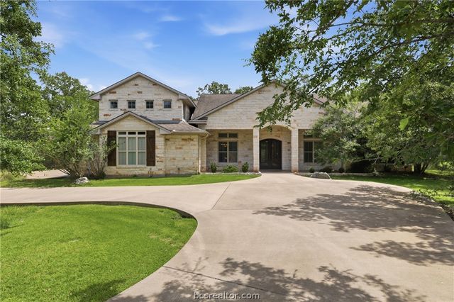 17599 Indian Lakes Drive, College Station, TX 77845