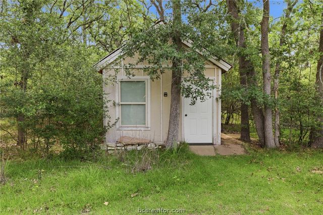 17599 Indian Lakes Drive, College Station, TX 77845
