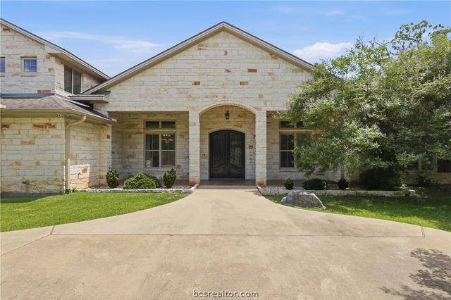17599 Indian Lakes Drive, College Station, TX 77845