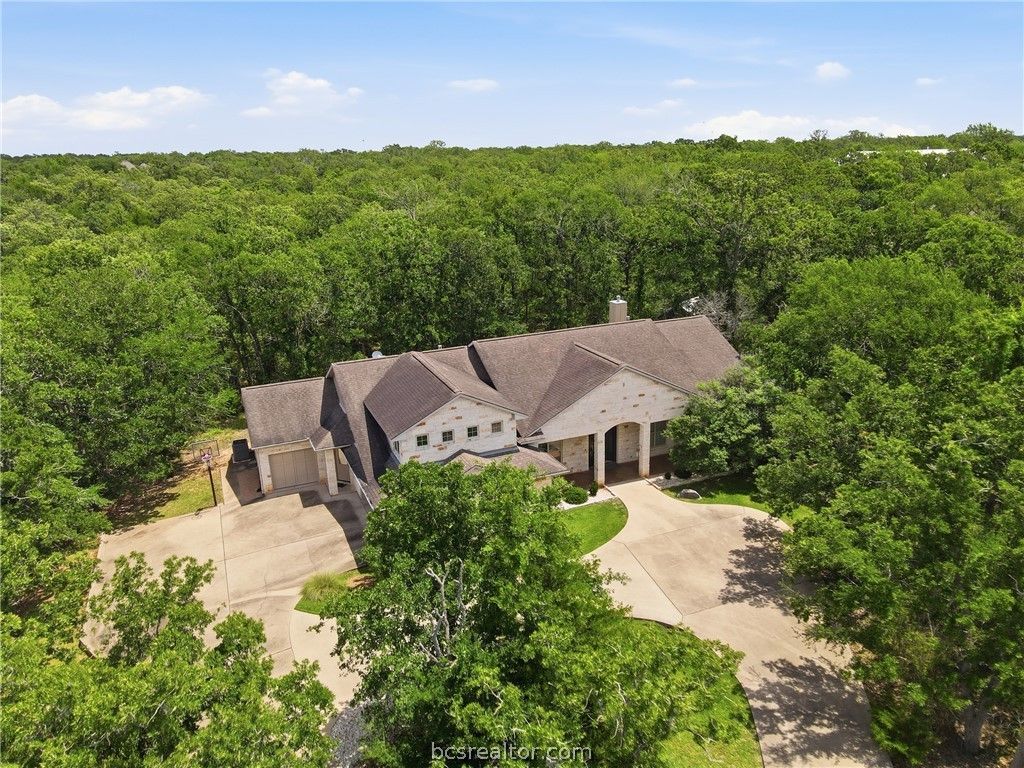 17599 Indian Lakes Drive, College Station, TX 77845