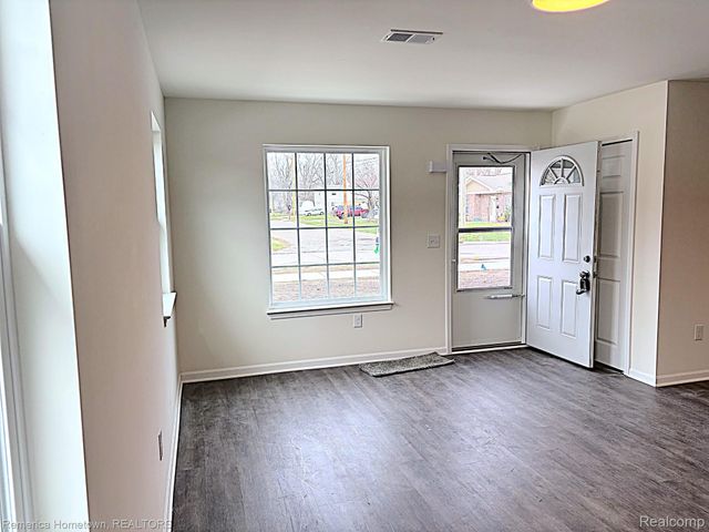 2203 Emerson Street, Westland, MI 48186