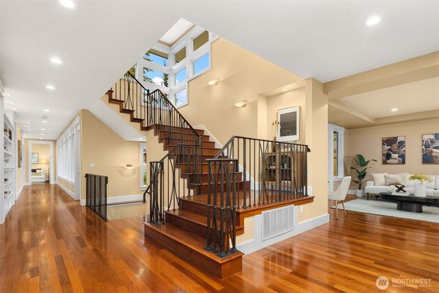 1610 10th Street W, Kirkland, WA 98033