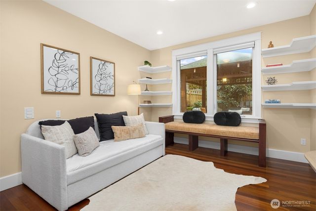 1610 10th Street W, Kirkland, WA 98033