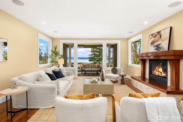 1610 10th Street W, Kirkland, WA 98033