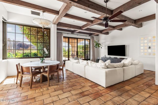 6742 N 48TH Street, Paradise Valley, AZ 85253