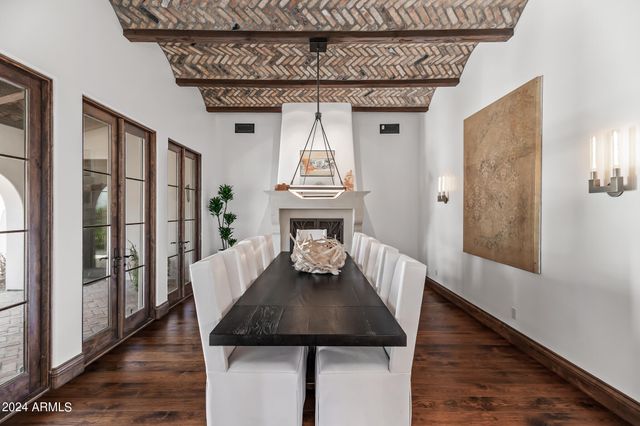 6742 N 48TH Street, Paradise Valley, AZ 85253