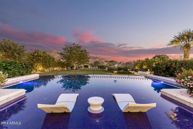 6742 N 48TH Street, Paradise Valley, AZ 85253