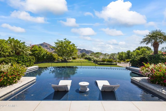 6742 N 48TH Street, Paradise Valley, AZ 85253