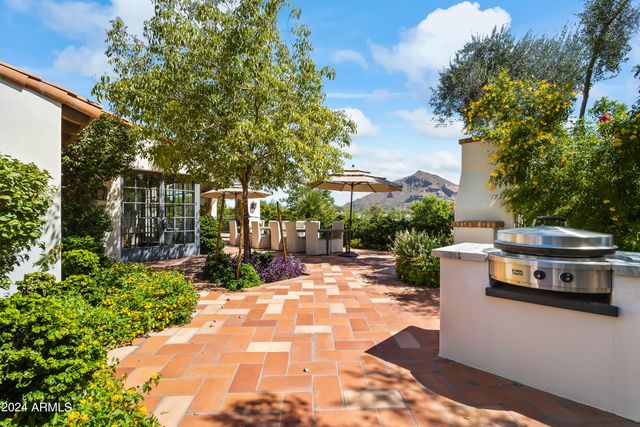 6742 N 48TH Street, Paradise Valley, AZ 85253