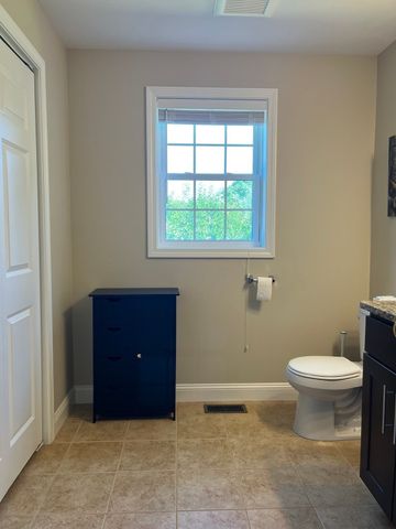 33 Belmont St, Reading, MA 01867