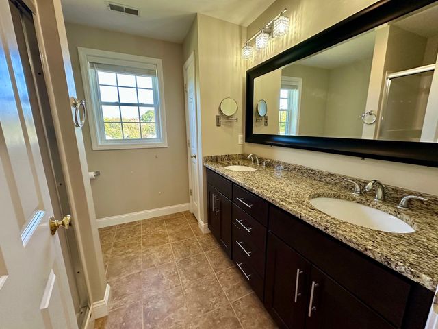 33 Belmont St, Reading, MA 01867
