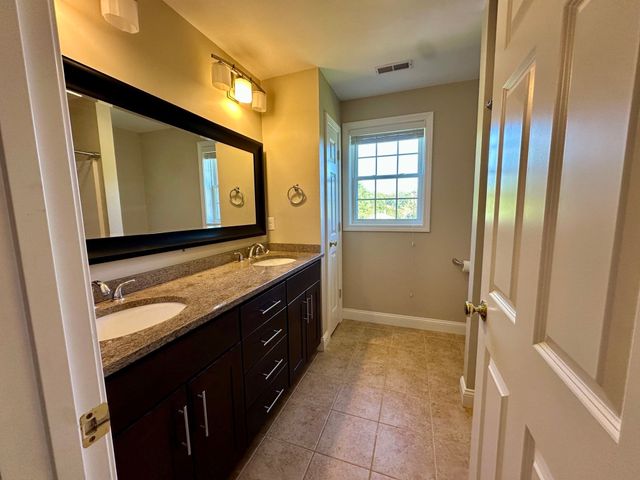 33 Belmont St, Reading, MA 01867