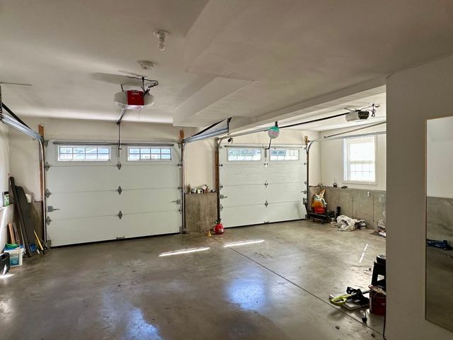 33 Belmont St, Reading, MA 01867
