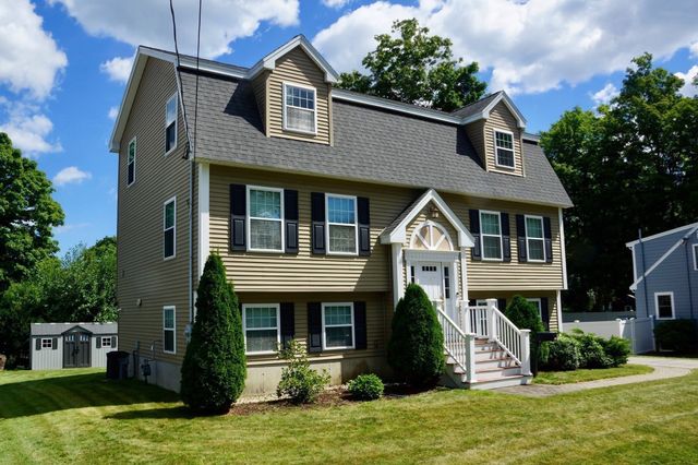 33 Belmont St, Reading, MA 01867