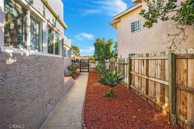 1941 Olive Avenue, Long Beach, CA 90806