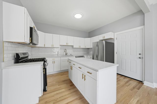 6833 S Aberdeen Street, Chicago, IL 60621