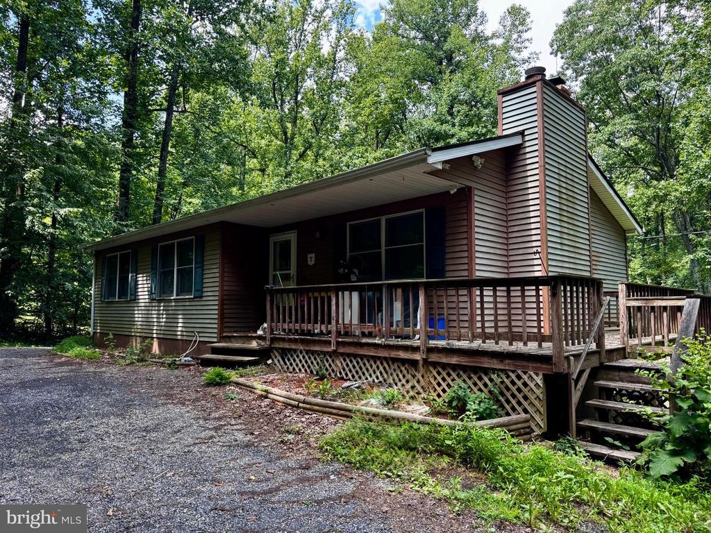 28 HENRY WAY, Linden, VA 22642