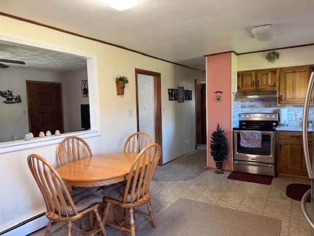 301 MAPLE Street, Conneaut Lake, PA 16316