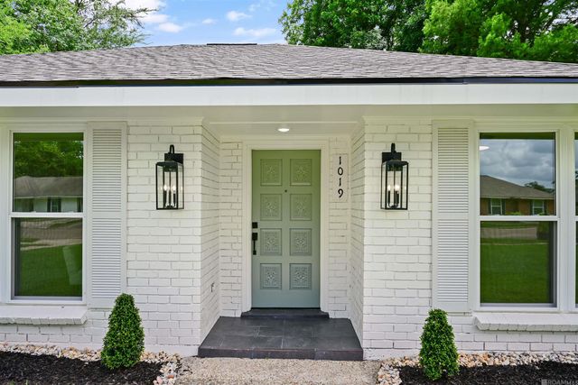 1019 E Palmview St, Gonzales, LA 70737