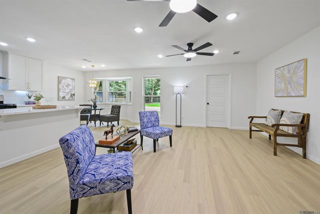 1019 E Palmview St, Gonzales, LA 70737
