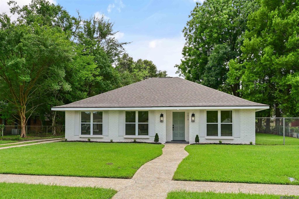 1019 E Palmview St, Gonzales, LA 70737
