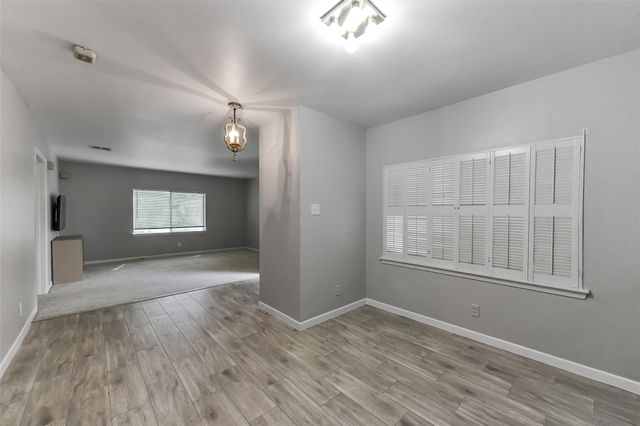 6305 Deerwood Road, Houston, TX 77057