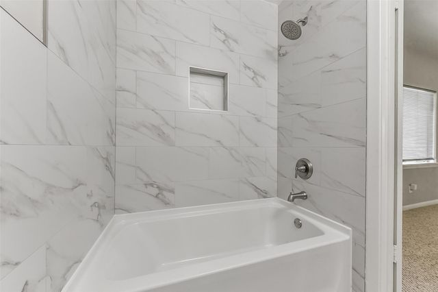 6305 Deerwood Road, Houston, TX 77057