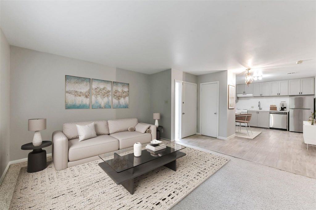 6305 Deerwood Road, Houston, TX 77057