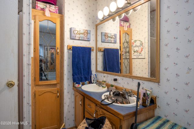 125 Cranberry Lane, Clinton, NC 28328