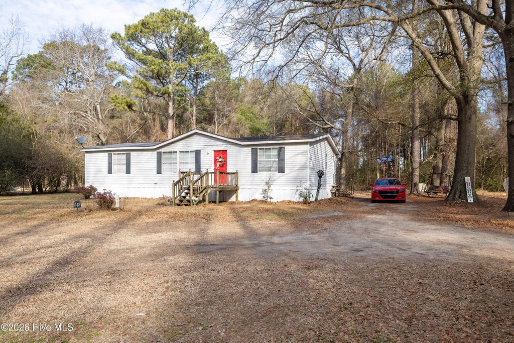 125 Cranberry Lane, Clinton, NC 28328