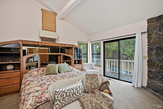 936 Valley View Dr, Healdsburg, CA 95448