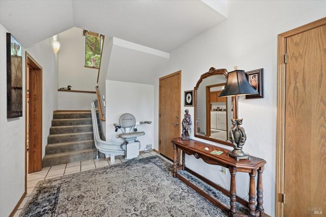 936 Valley View Dr, Healdsburg, CA 95448