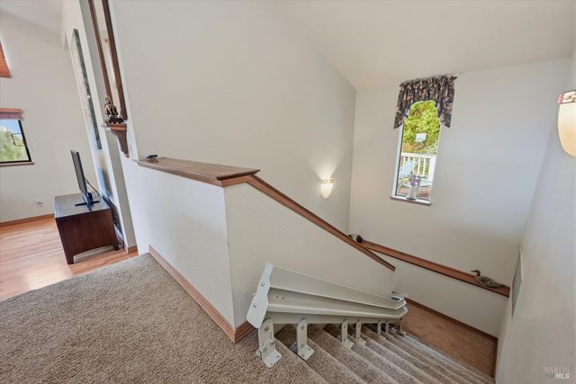 936 Valley View Dr, Healdsburg, CA 95448