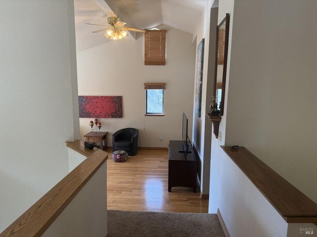 936 Valley View Dr, Healdsburg, CA 95448