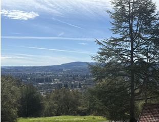 936 Valley View Dr, Healdsburg, CA 95448