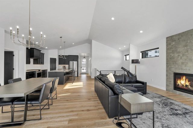 396 ALDON CIRCLE, Green Bay, WI 54304